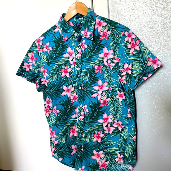 J. Crew Other - Short-sleeve floral-print slim casual
shirt.